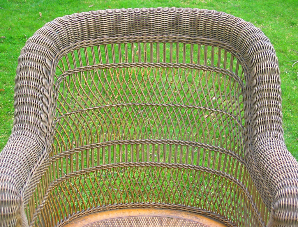 VICTORIAN WICKER ROLLED-ARM CHAIR In Excellent Condition In Sheffield, MA