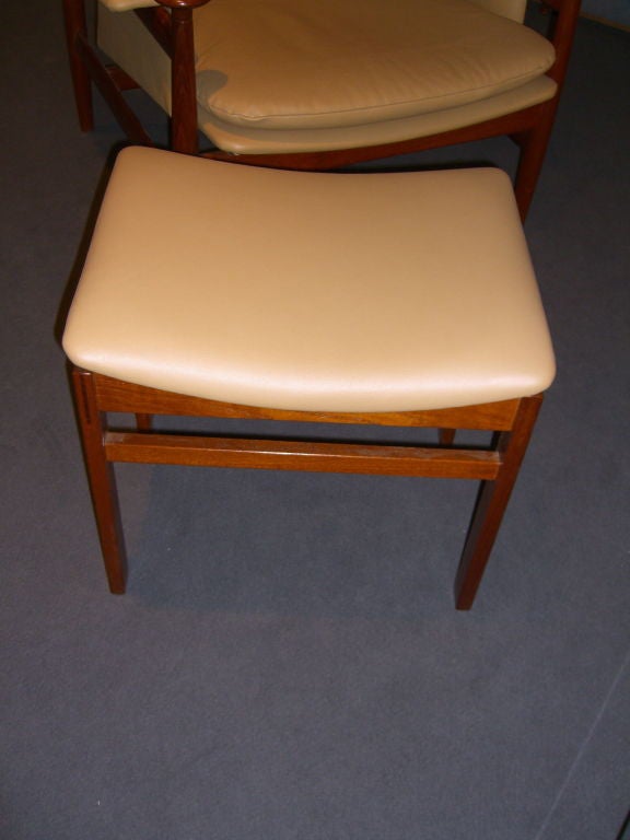 Mid-20th Century Elegant Finn Juhl Designed Bwana Chair & Ottoman in leather