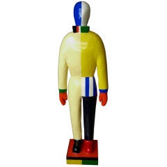 pappmaché-Figur in Lebensgröße Guggenheim Museum Stempel auf Sockel 96