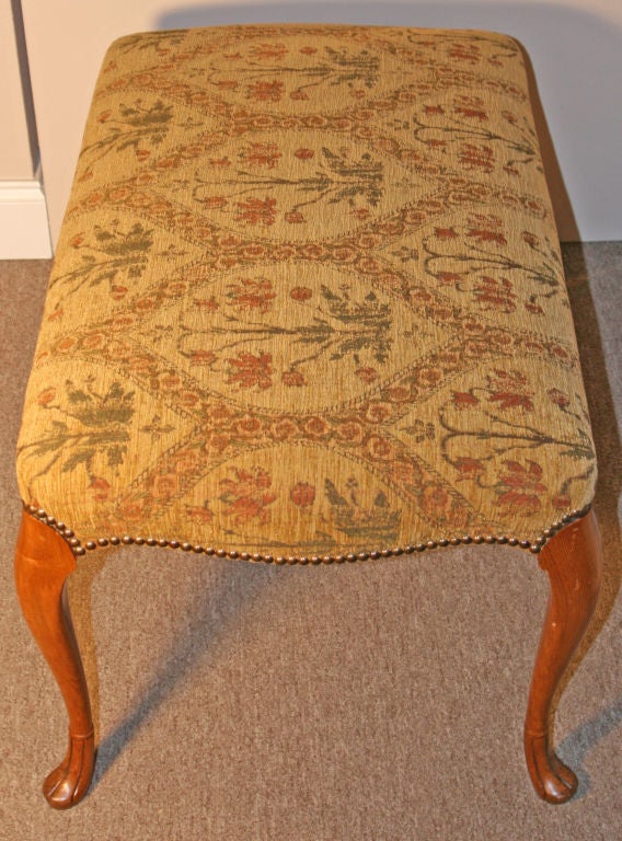 Walnut Queen Anne style double stool/bench For Sale
