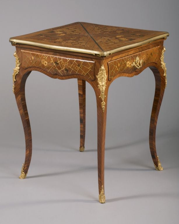 Louis XV Stil Duvinage Messingeinlegearbeiten Spieltisch mit Intarsien (Holz) im Angebot