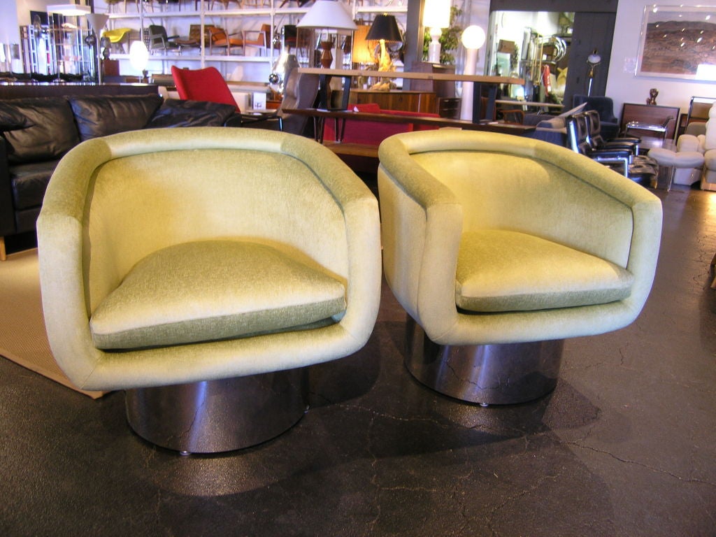 Pair of Swivel Tub Chairs by Leon Rosen for Pace at 1stDibs