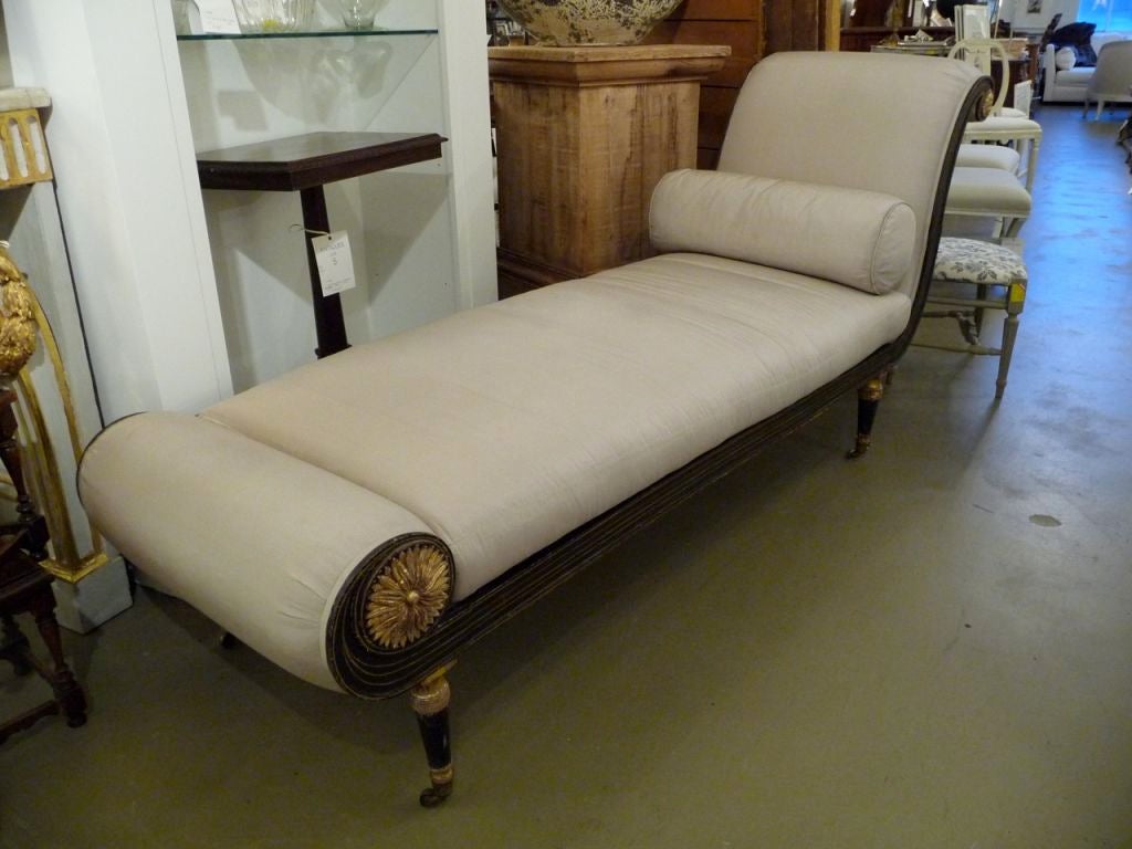 Wood 19th Century English Paint and Gilt Daybed