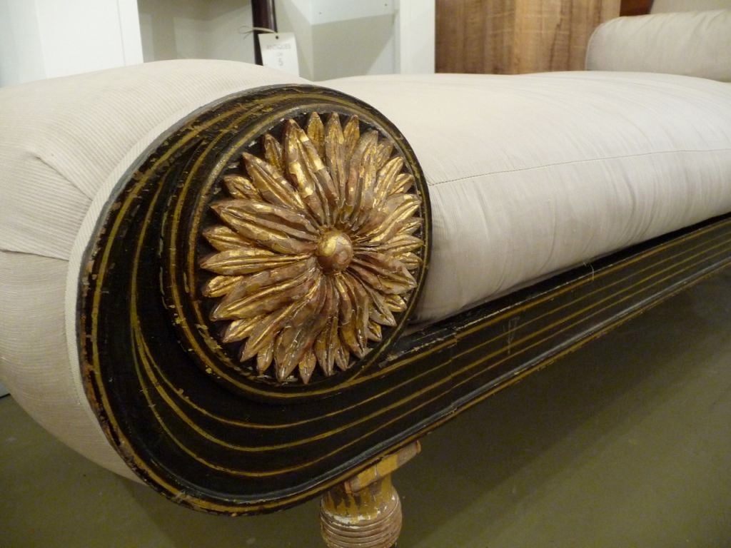 19th Century English Paint and Gilt Daybed 2