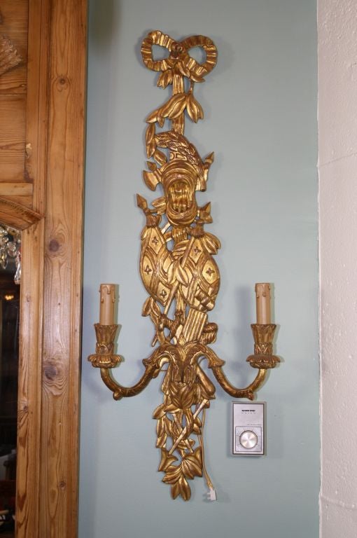 Neoclassico Coppia di sconsiglieri italiani in legno dorato in vendita