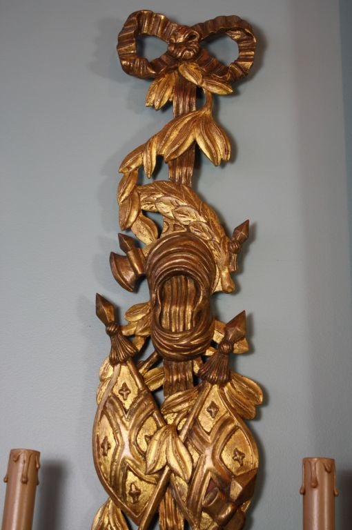 Pair of Italian Giltwood Sconces In Good Condition For Sale In Pembroke, MA