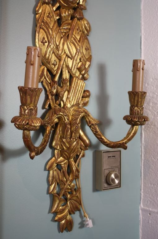 Pair of Italian Giltwood Sconces For Sale 3