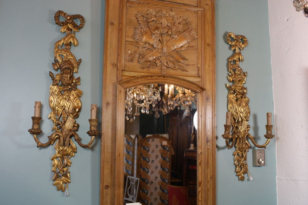 Pair of Italian Giltwood Sconces For Sale 4