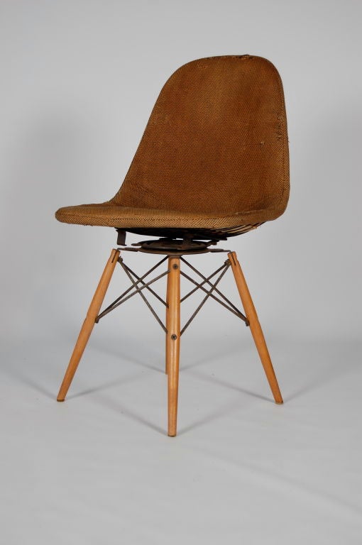 Eames Swivel Dowel Legged Chair; DKW-1 1
