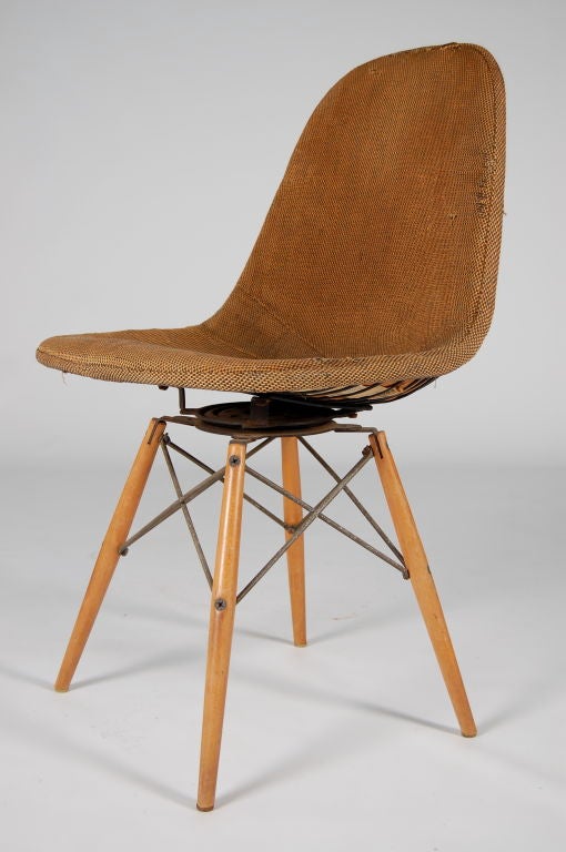 Eames Swivel Dowel Legged Chair; DKW-1 4