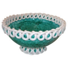 Smatt St Radegonde bowl with knotted tibbon on top and base