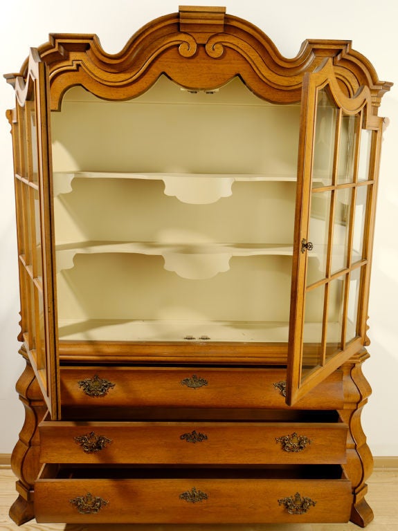 20th Century Dorothy Draper Viennese Collection Display Cabinet