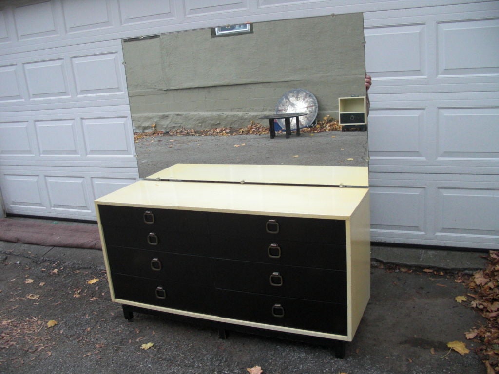 1950's  bi-color lacquered credenza by Modernage 3