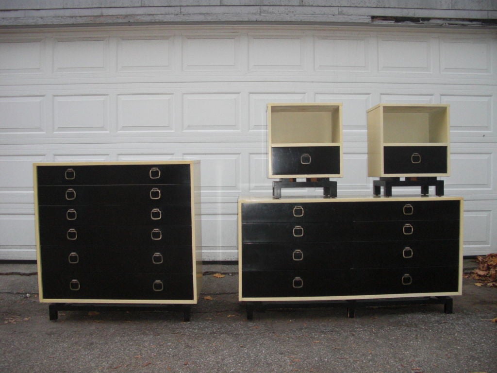 1950's  bi-color lacquered credenza by Modernage 4