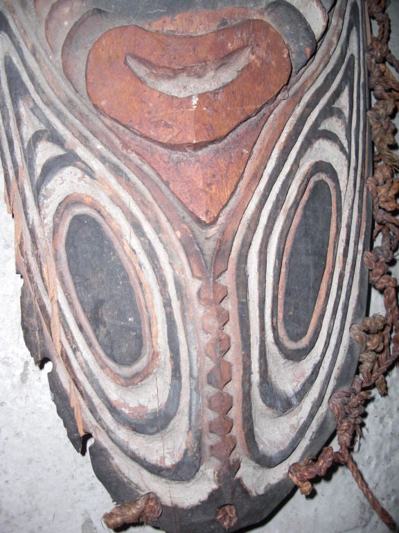 Wood New Guinea ceremonial mask.