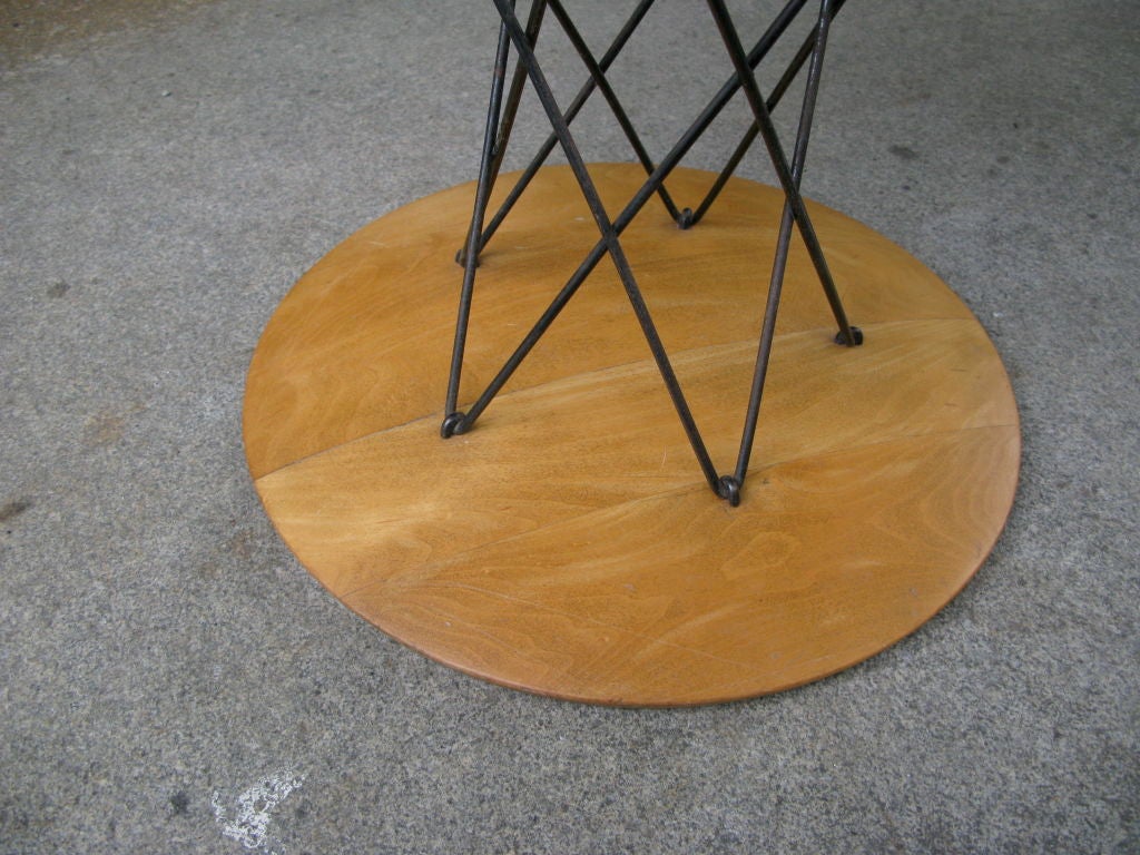 Small cyclone table designed to be used with Harry Bertoia