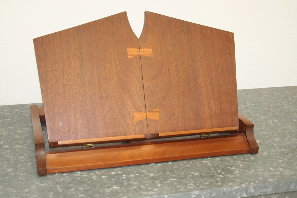 Book Lectern from New Hope School<br />
Walnut with rosewood Butterfly joints