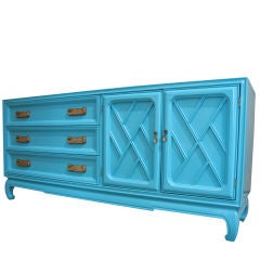 Retro Elegant Lacquered Chinese Chippendale Cabinet