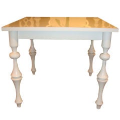 White Lacquered Ballister Table