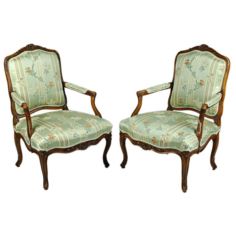 Pair of Louis XV Walnut Fauteuil a la Reine, c1750