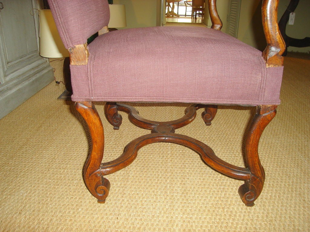 18th. Century Louis XI V Armchair In Excellent Condition For Sale In Houston, TX