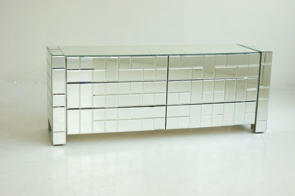 MIRRORED CASE