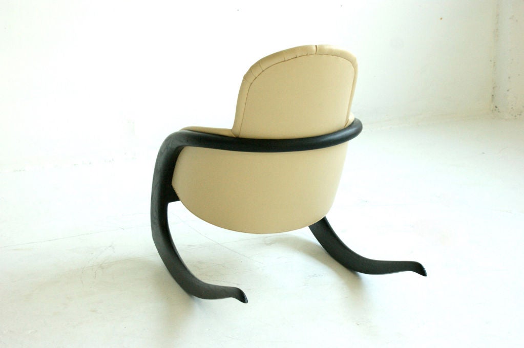 Fauteuil à bascule Wendell Castle Crescent Bon état - En vente à Chicago, IL