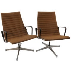 Pair Eames Aluminum Group High back Executive swivel chair