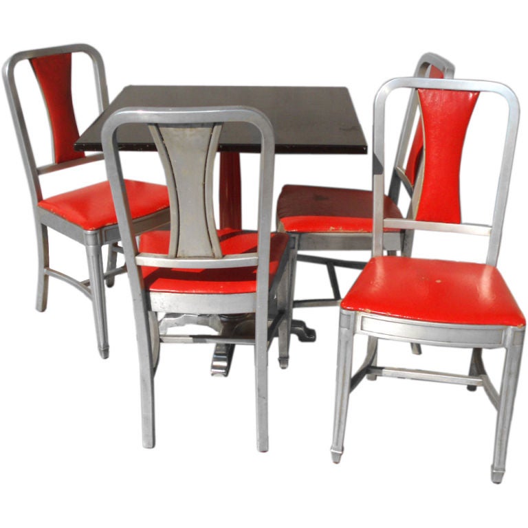 Speak Easy Moderne Cafe Tables and Chairs