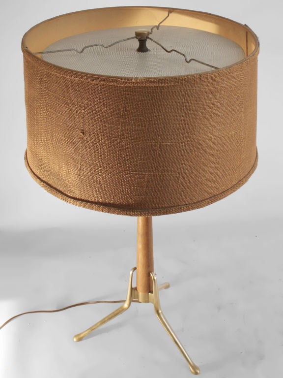 Gerald Thurston for Lightolier Classic Tri Pod Base table lamp, Archetypal form - working three way socket.