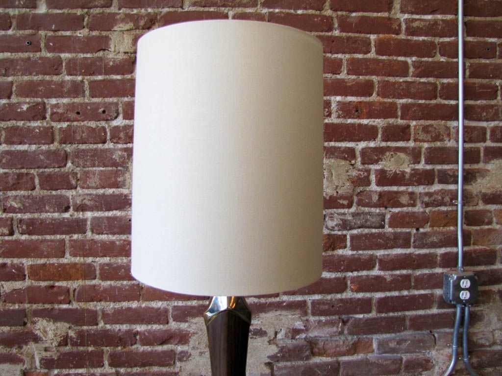 Laurel Table Lamp In Excellent Condition In Los Angeles, CA