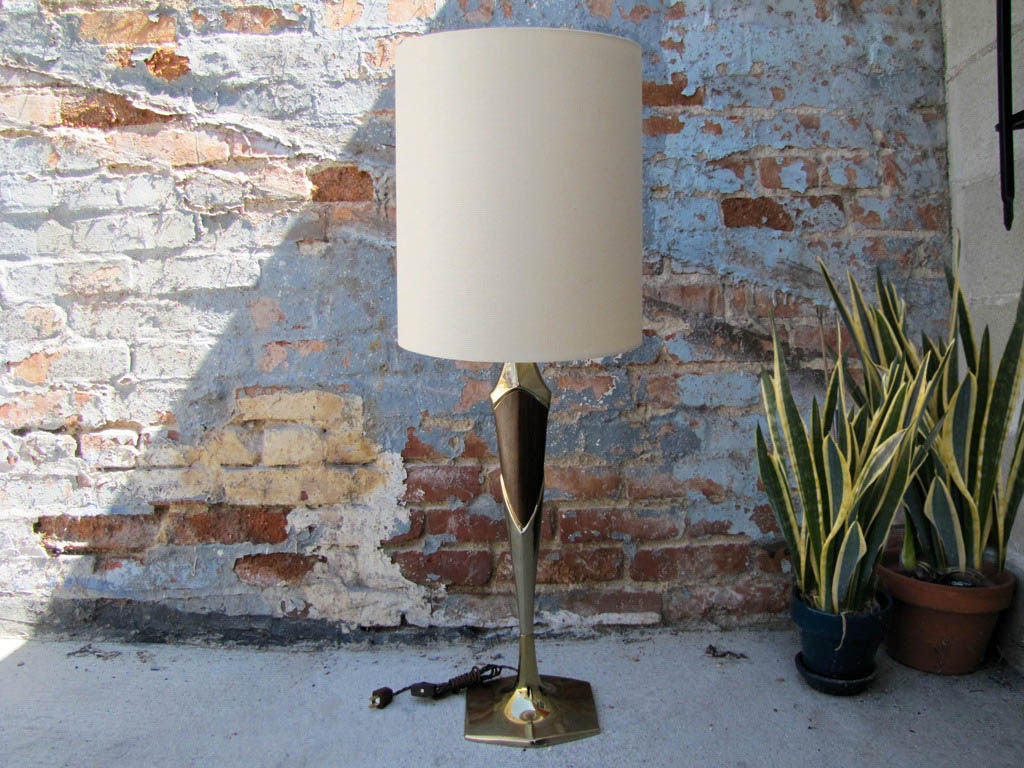 Laurel Table Lamp For Sale 1