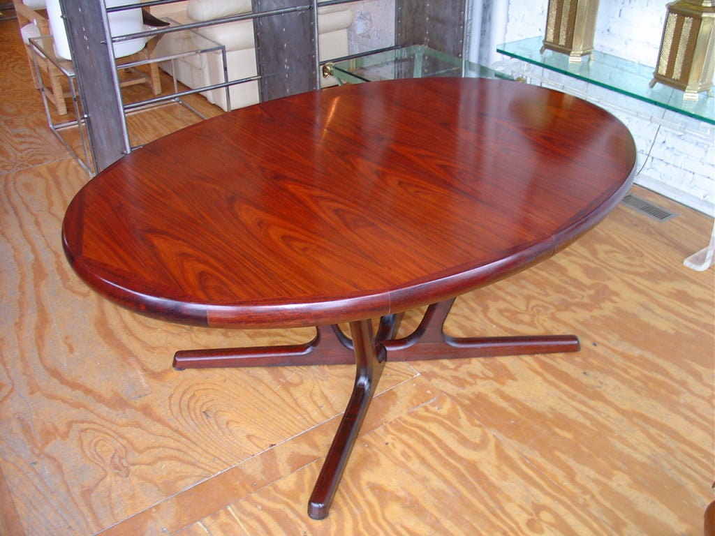 Danish Rosewood Dining Table at 1stdibs