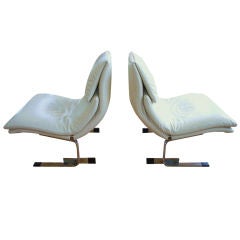 Pair of Saporiti Italia Onda Lounge Chairs by Giovanni Offredi