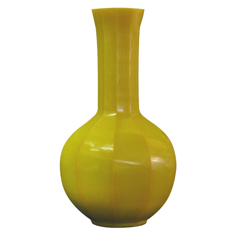 Rare Imperial Yellow Peking Glass Vase