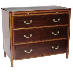 A George III mahogany chest of drawers.