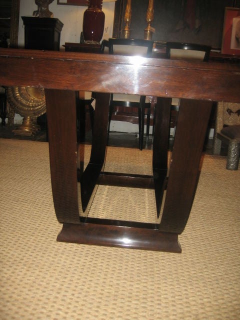 Milieu du XXe siècle Table de salle à manger française en bois de rose des années 1940 en vente