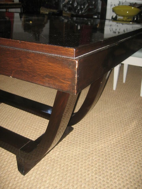 Table de salle à manger française en bois de rose des années 1940 en vente 2