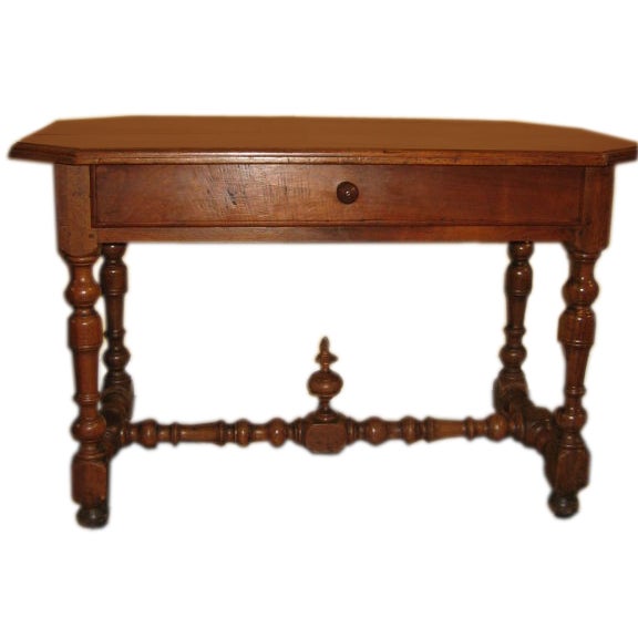 French early 18th century walnut table