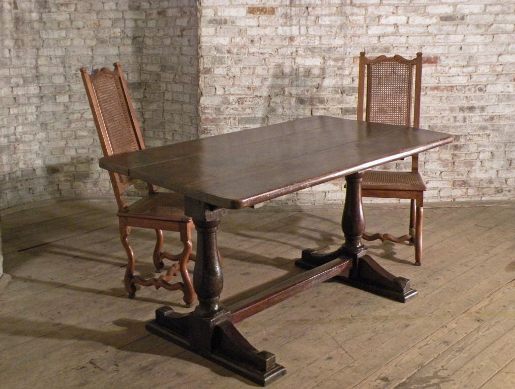 17th century Italian Baroque walnut Trestle Table In Good Condition In Troy, NY