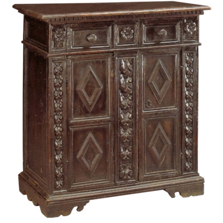 Crédence ou petit cabinet en noyer baroque italien du 17e siècle en vente