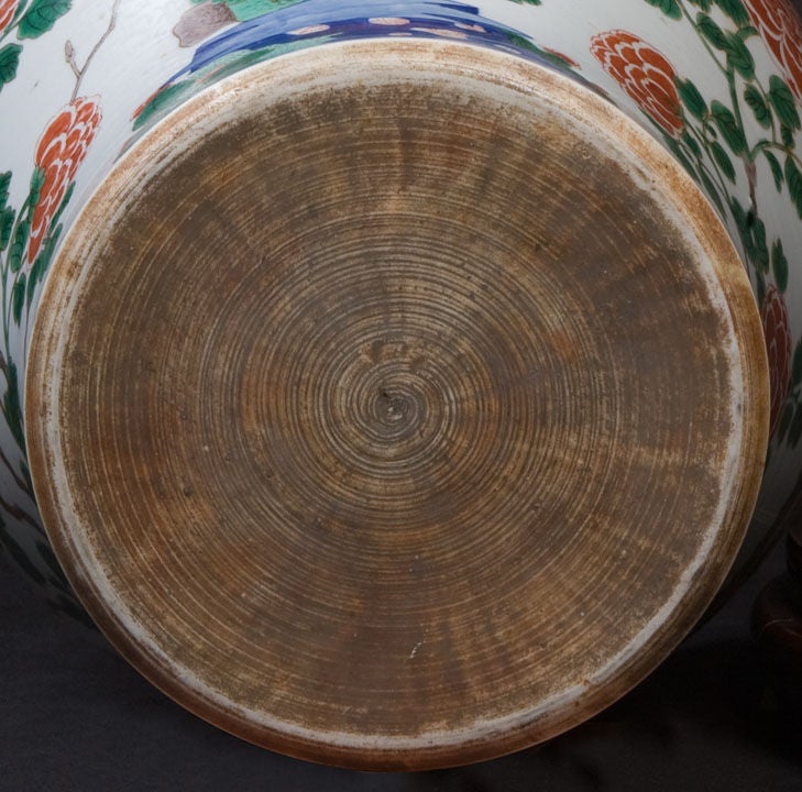 18th Century and Earlier Chinese Five-Color (Wucai) Covered Temple Jar