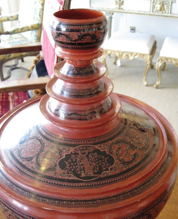 Red Lacquer Burmese 19th Century Khantoke- Offering Vessel For Sale 2