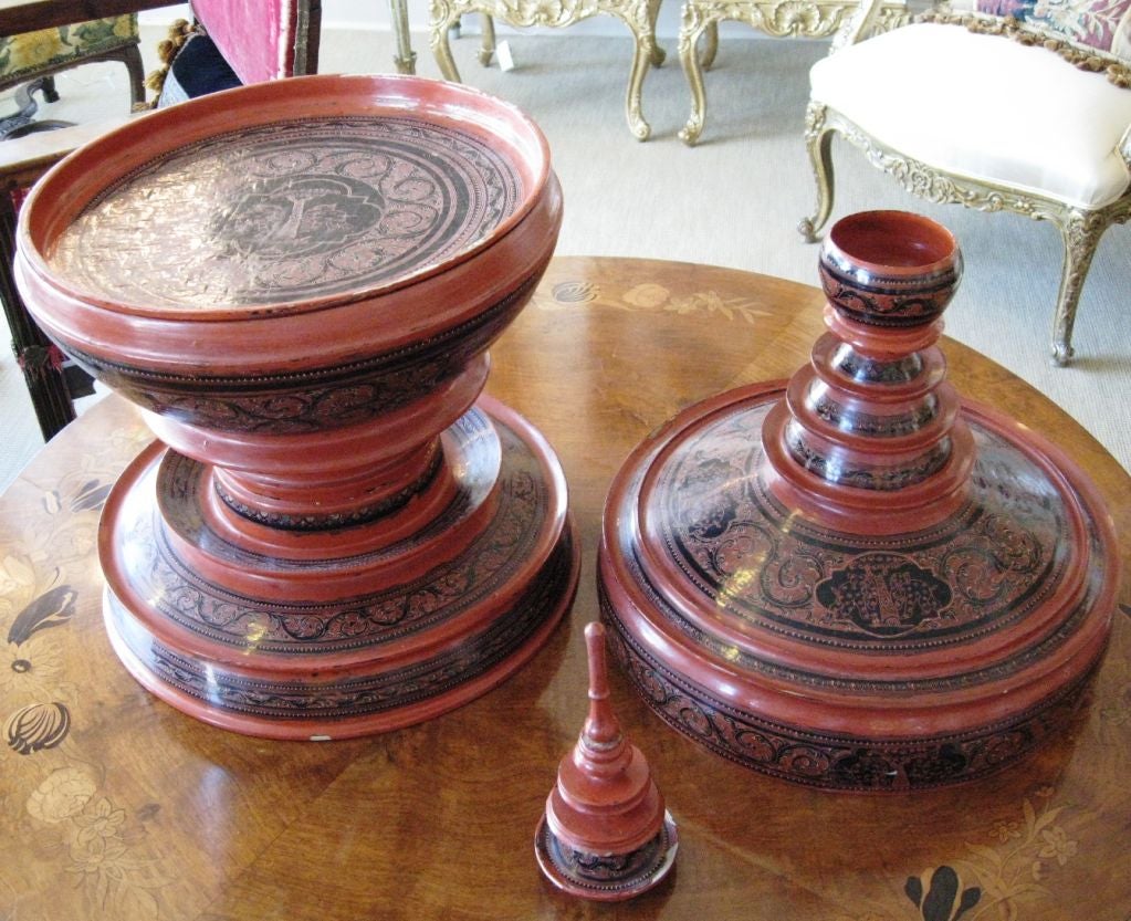 Red Lacquer Burmese 19th Century Khantoke- Offering Vessel For Sale 1