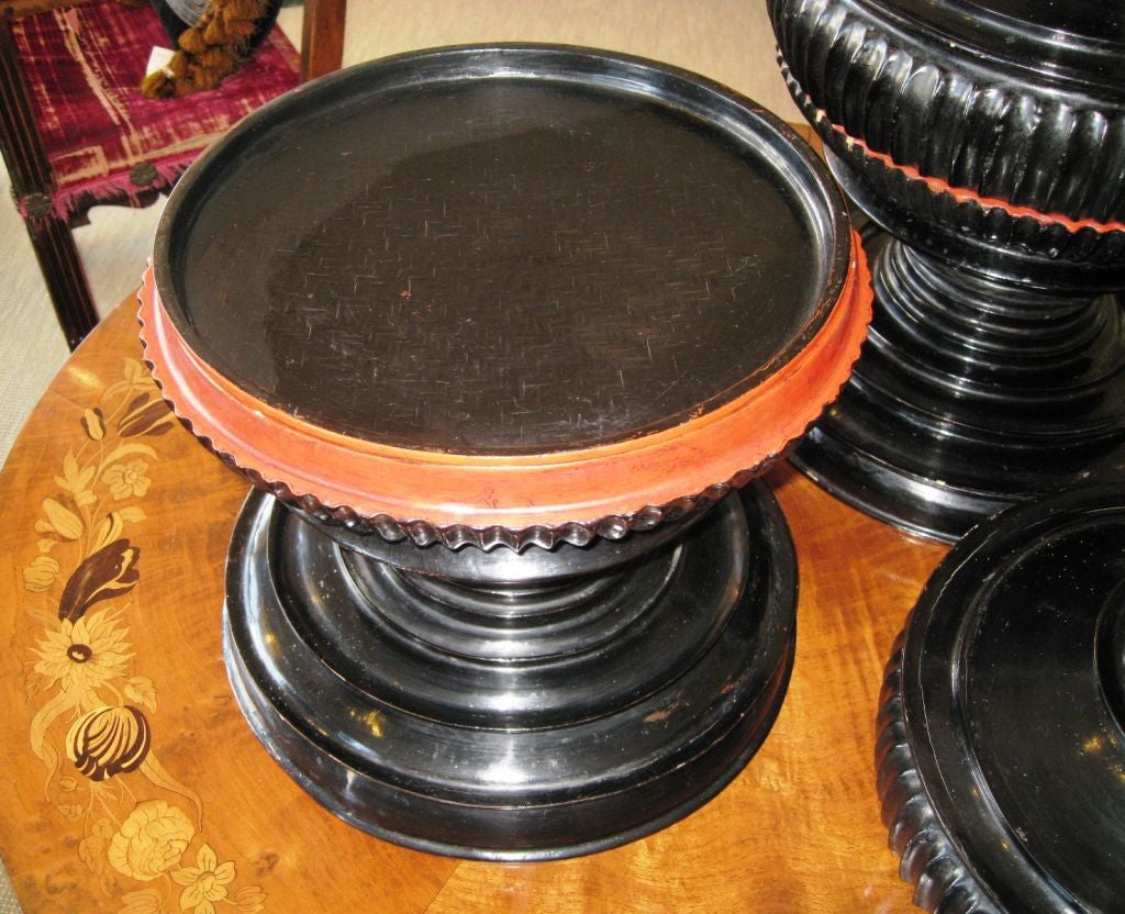 Pair of 19th Century Black Lacquer Burmese Khantoke For Sale 2