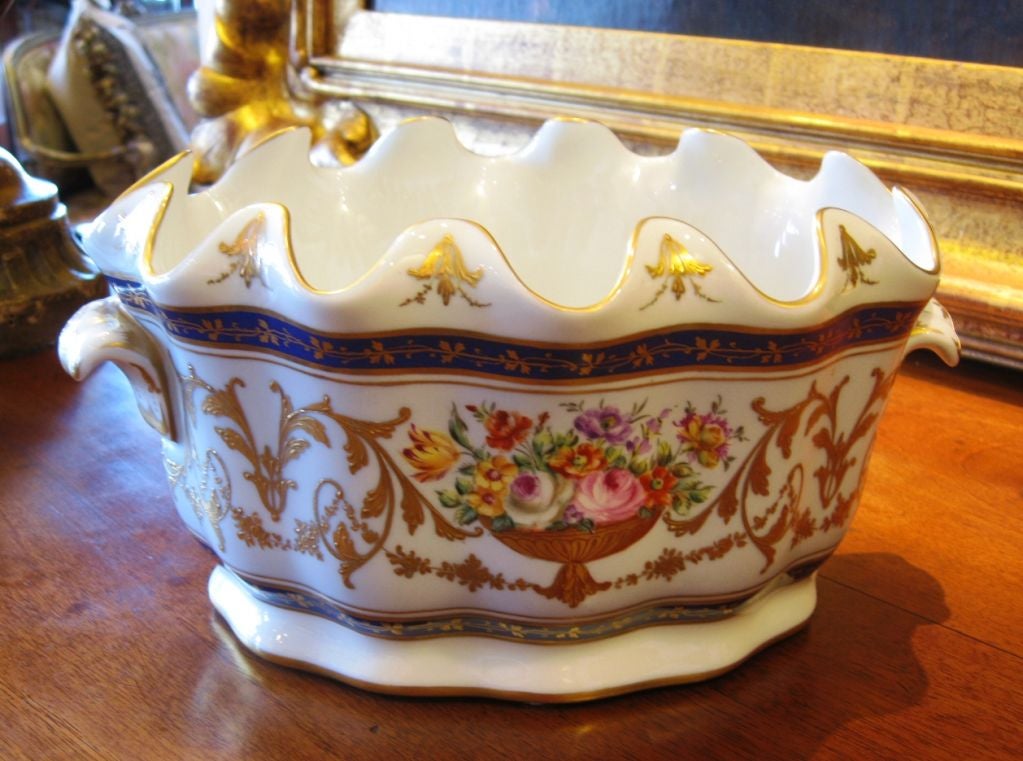 French Paris Porcelain Cachepot or Tureen For Sale 2