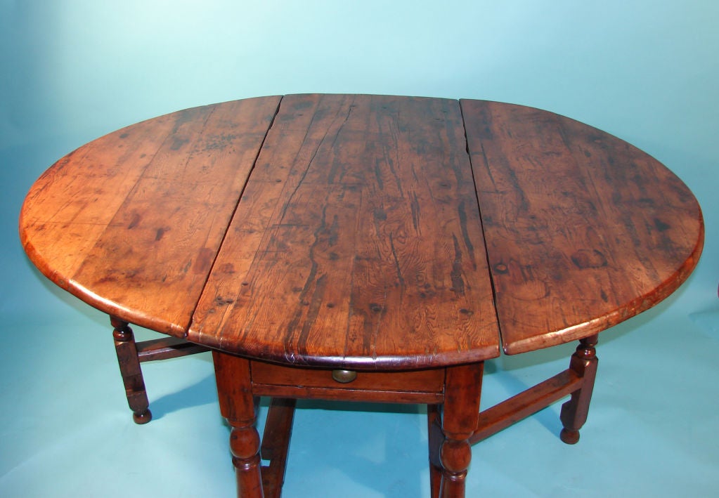 Rare English Yew Wood Drop -Leaf Table In Excellent Condition In San Francisco, CA