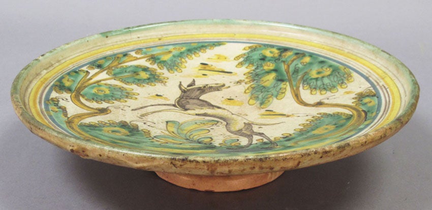 A rare Spanish Talavera pottery platter, circa 1700-1750.