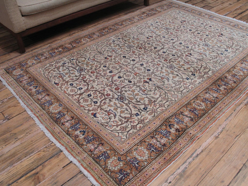 Kayseri rug. An elegant vintage Turkish rug featuring a classically inspired design.