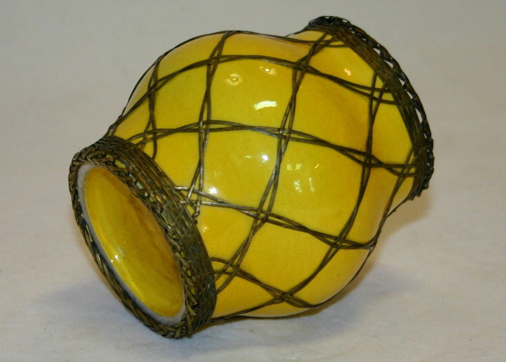 Awaji Pottery Japanese Scholar's Desk Yellow Brush Pot/Pencil Cup Bronze Weave In Excellent Condition For Sale In Wilton, CT